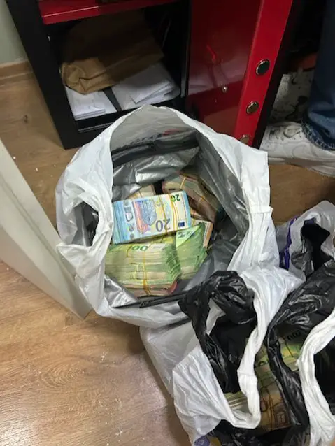 Call centres dismantled and ten arrested in EUR 50 million online fraud case image 3